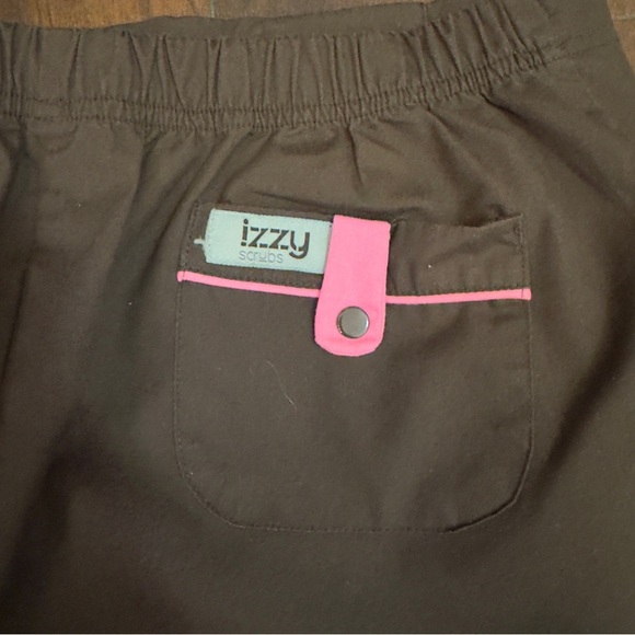 Izzy Brown Scrub Set with Pink Trim - Picture 10 of 10